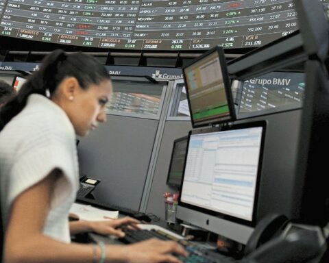 Pemex bonds rise after AMLO announcement