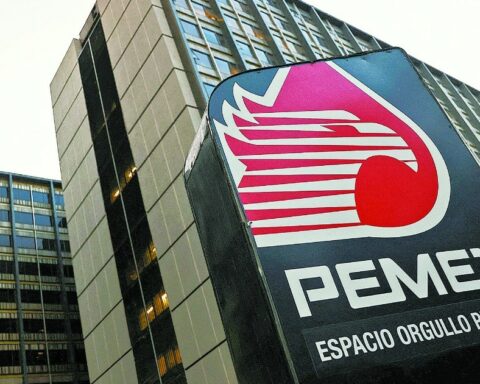 Pemex needs all the support of the government: FIU