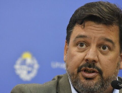 Peña meets with the Ciudadanos bench before "delicate situation" by college degree