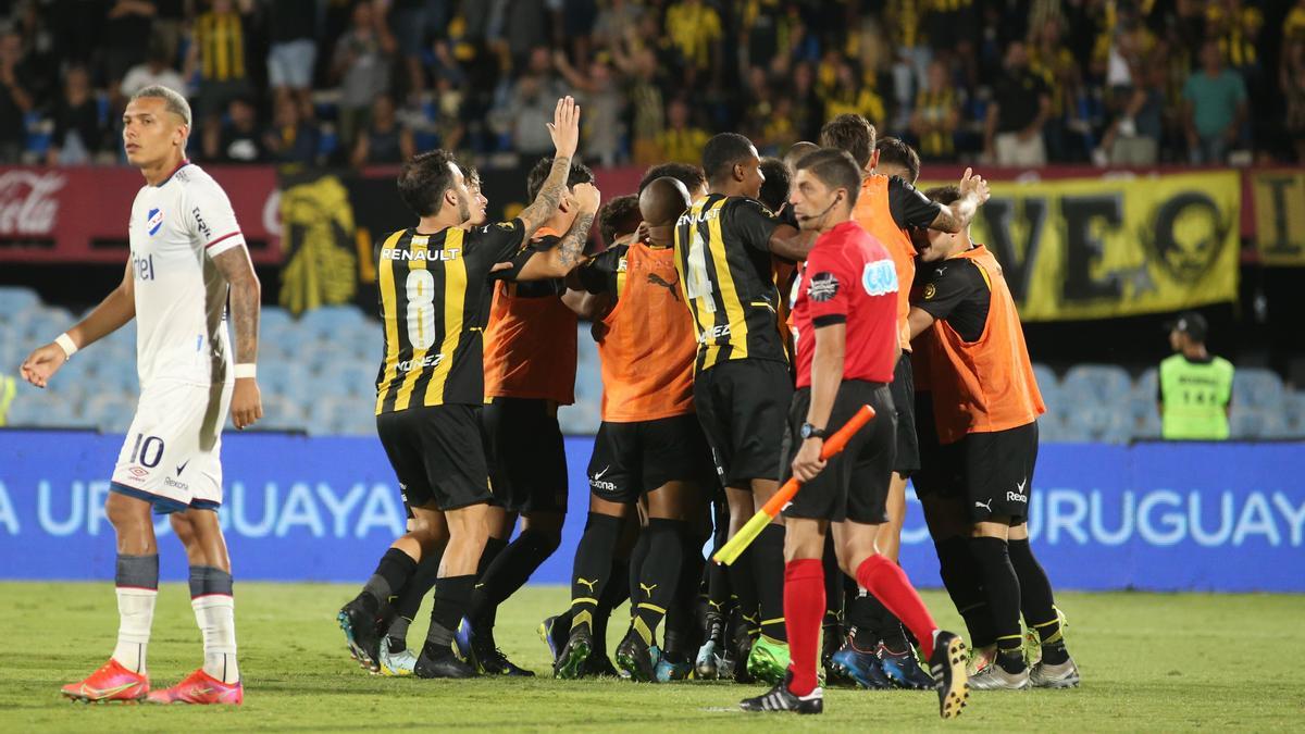 Peñarol defeats Nacional and stays with the first classic of the year