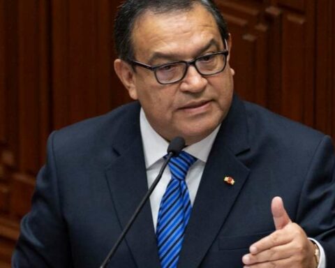 Peru: who is Alberto Otárola, the left-wing lawyer leading the controversial government response to the protests