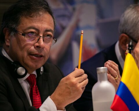 Gustavo Petro Colombia - Perú