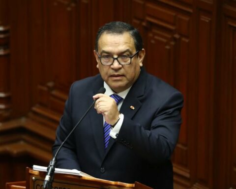 Premier Alberto Otárola requests legislative powers from Congress