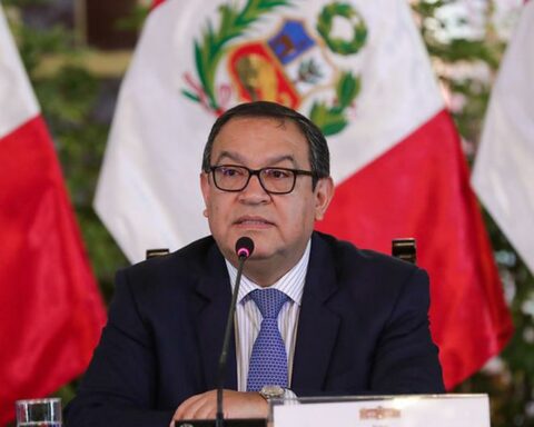 Premier Alberto Otárola responds to the president of Colombia, Gustavo Petro: "Take care of your business"