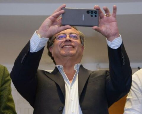 President Petro confessed that he does not know how to use Nequi