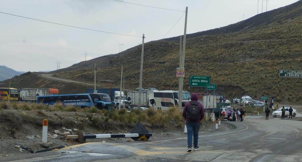 Protesters in Huancayo insist on taking the Central Highway in a progressive strike