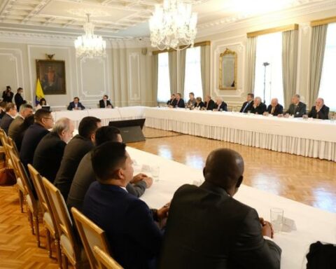 Public universities commit to generating 60,000 new places