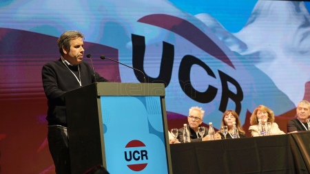Radicals requested the pronouncement of the UCR Convention in the case of the chats