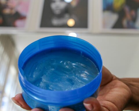 Reports of blindness lead Anvisa to ban the sale of hair ointments