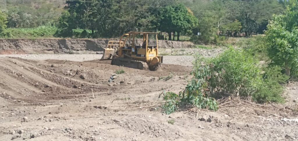 Residents of Pueblo Nuevo, Estelí, assume road repair due to inaction of the mayor's office