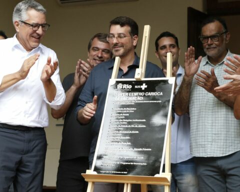 Rio inaugurates Super Vaccination Center in historic building