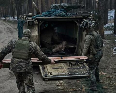 Russia continues massive shelling in Ukraine under new military command