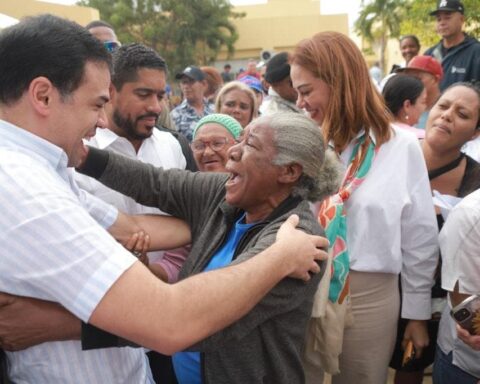 Santiago vive una «revolución social», dice Roberto Ángel