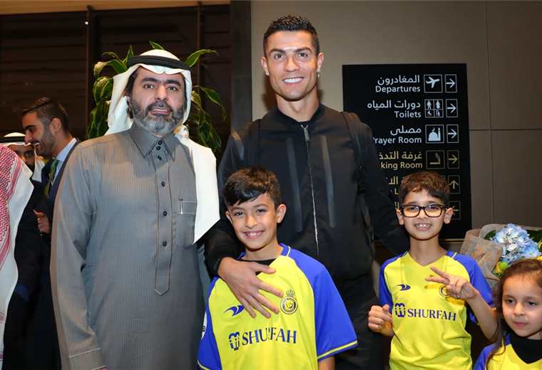Saudi Arabia discovers Ronaldo, symbol of its ambition