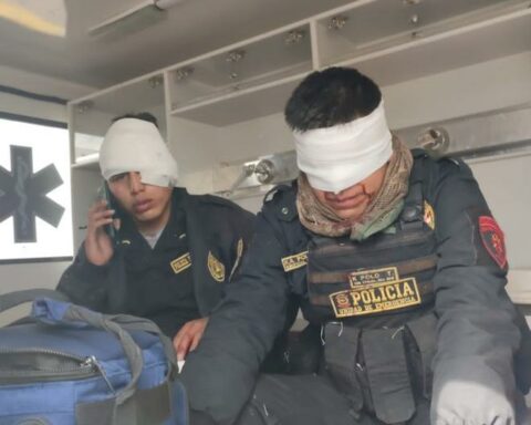 Savagely attacked policemen in Juliaca are referred to Lima