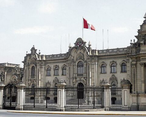 Session of the National Agreement is suspended due to deaths in Puno