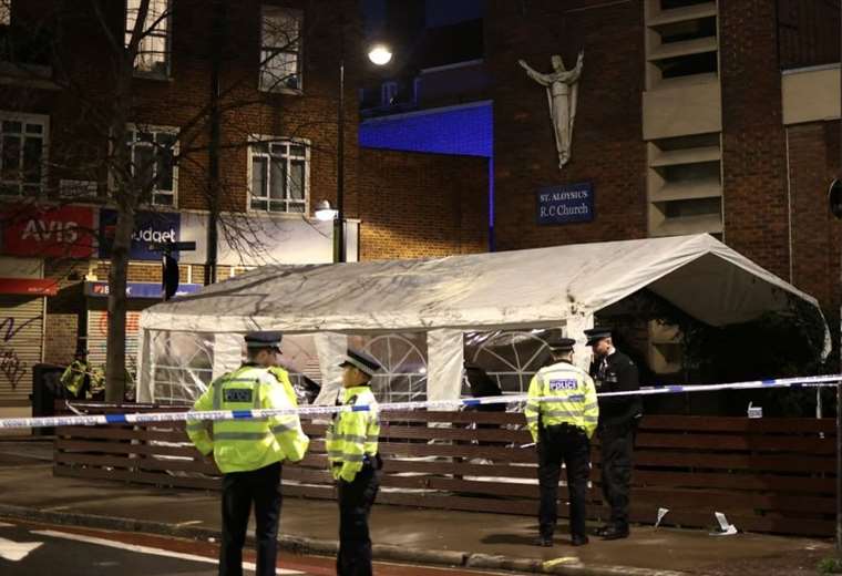 Shooting at London church leaves six injured
