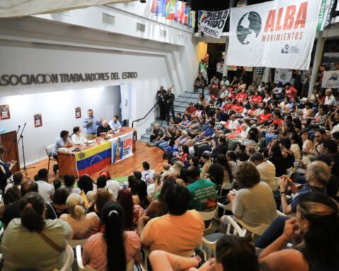 Social movements expressed their support for the Bolivarian Revolution