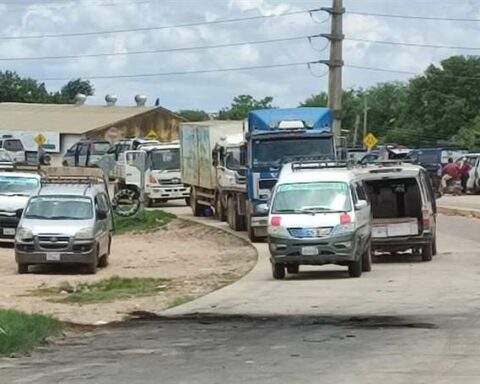 Social sectors give 24 hours to lift the blockade in Pailón