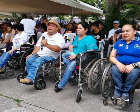 Street parliamentarianism discusses Law on workers with disabilities