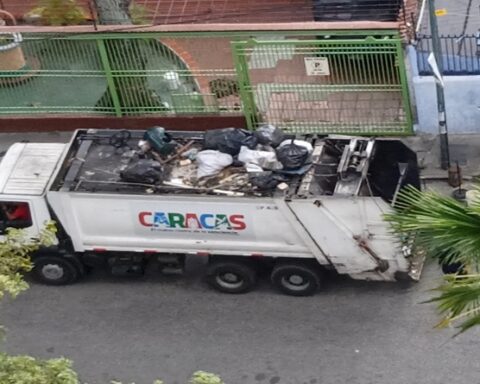 Supra Caracas carries out cleaning deployment in the capital