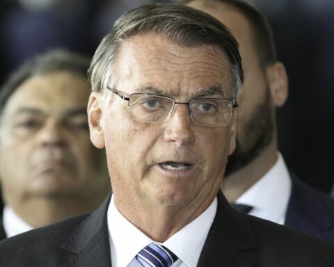 TSE minister accepts opening of electoral action against Bolsonaro