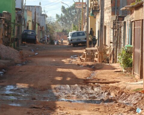 Taxing the super-rich would lift 2 billion people out of poverty