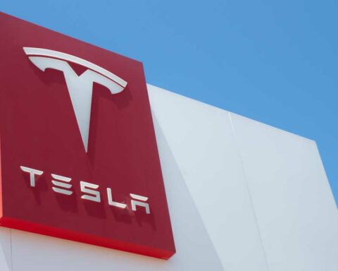 Tesla pide cambiar juicio de California a Texas por negatividad hacia Musk