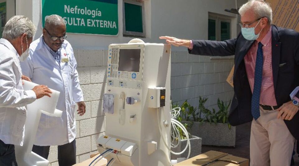 Thanks to a loan from France, Cuba will be able to treat hemodialysis patients
