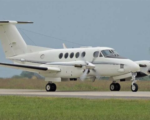 The Felcn intercepts a Beechcraft plane on a clandestine runway near San Matías