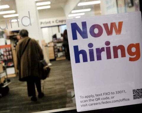 The US closes 2022 with lower unemployment despite Fed restrictions