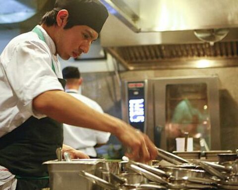 The creation of formal employment continues to slow down, according to data from the BCR