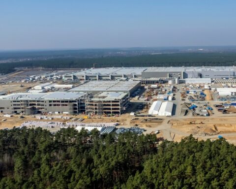 The new global challenge for the industrial real estate sector: Build 220 gigafactories in the next 30 years