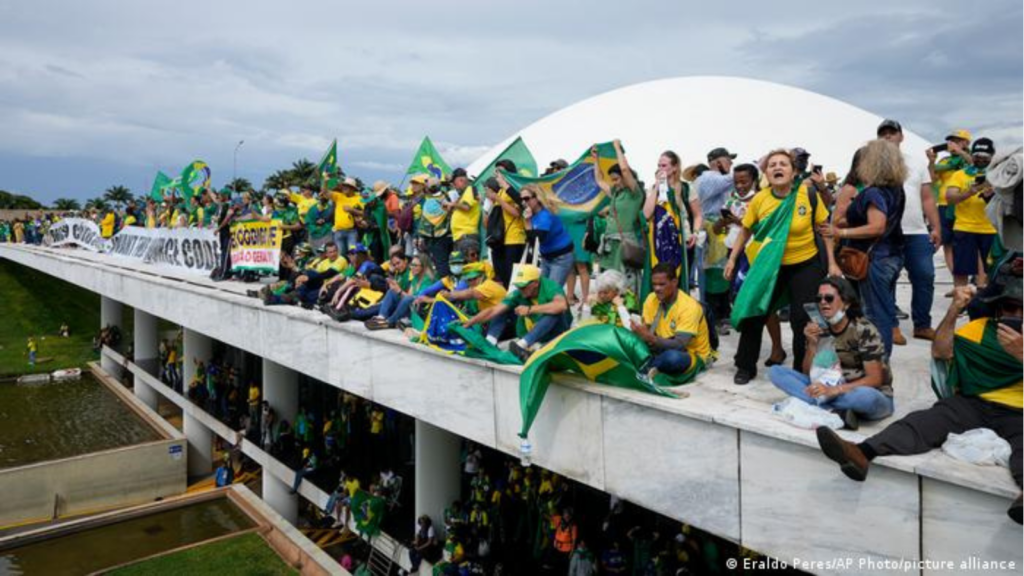 The three powers of Brazil call to "defend democracy" in peace