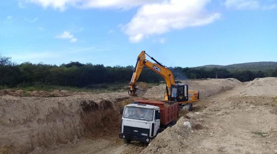 There is a lack of cement, fuel and aggregates to build the channels of the Toa river transfer in Cuba