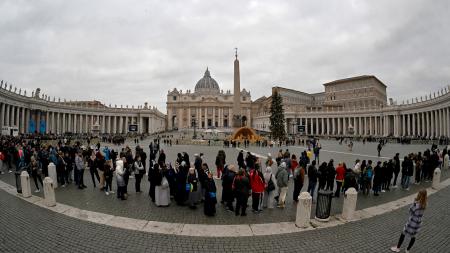 They bid farewell to Benedict XVI in St. Peter's Basilica