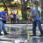 Efectúan mantenimiento a espacios públicos de Caracas