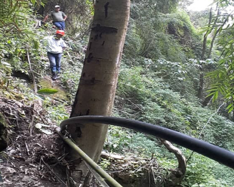 Realizan mantenimiento al sistema hidráulico en sector Estribo Duarte del Waraira Repano