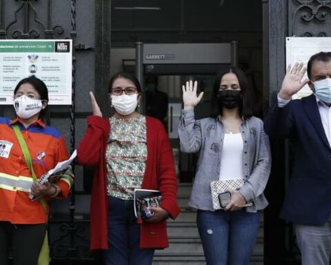 They present a bill to advance elections to October 2023