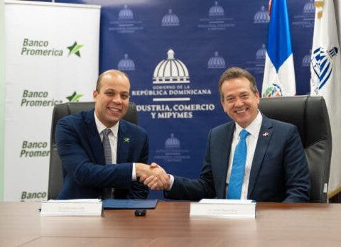 Firman acuerdo que facilita a mujeres con Mipymes acceso a servicios financieros preferenciales