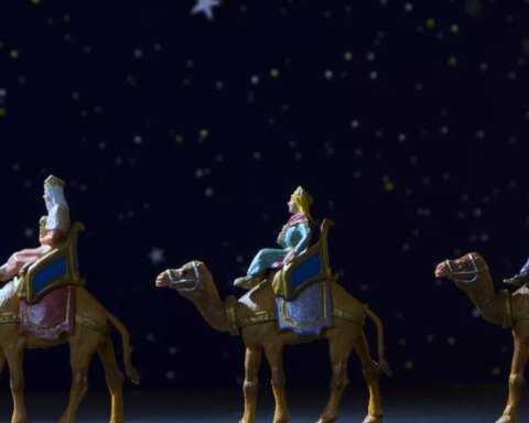 This year the CDMX Metro helps the Three Wise Men deliver gifts