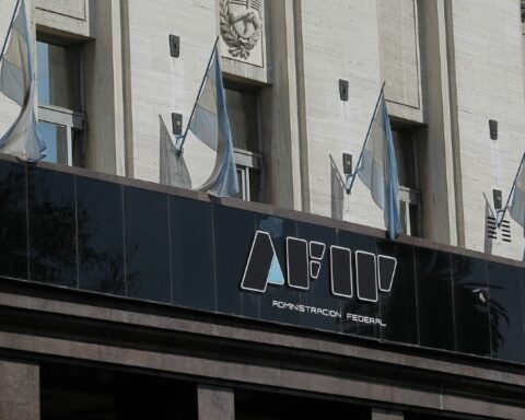 Through international information agreements, the AFIP found 1,800 evaders