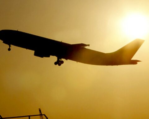 US airlines forecast big profits in 2023 on booming travel demand