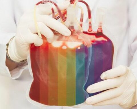 US to ease rules for donating blood from gay and bisexual men