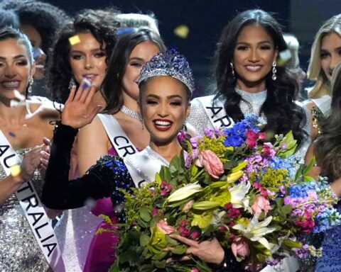 United States wins the Miss Universe crown
