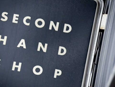 Used clothing is business: how much can you earn selling to a second hand store?