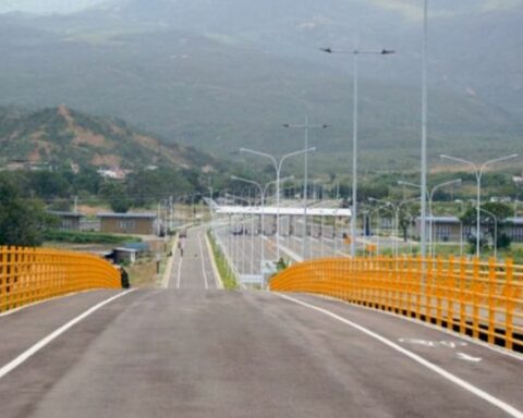 Venezuela and Colombia completely restore their border with the inauguration of the Tienditas bridge