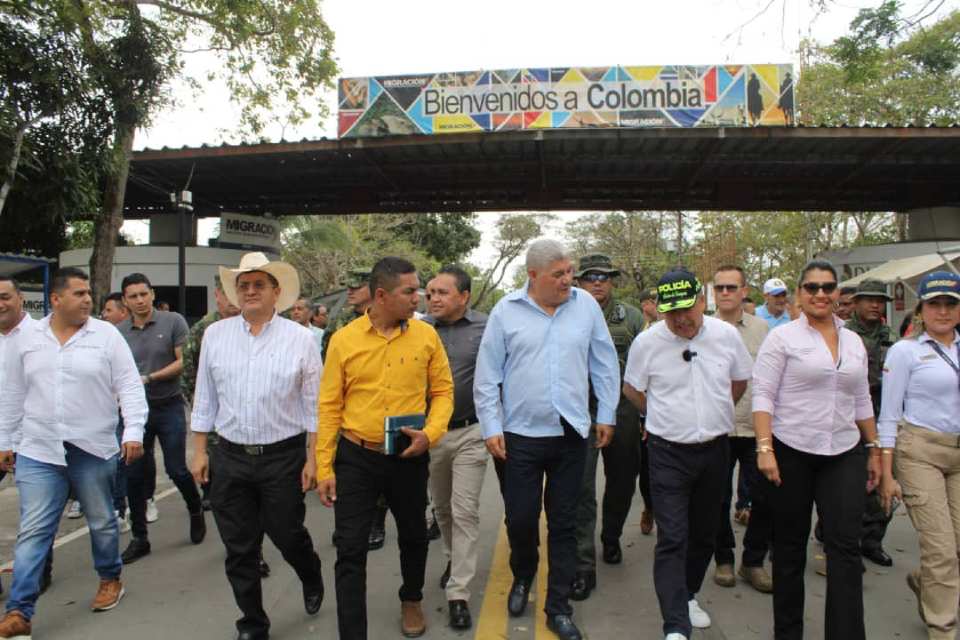 Venezuela and Colombia reopen binational bridge José Antonio Páez