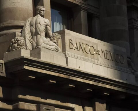 What does it take to be deputy governor of Banxico?