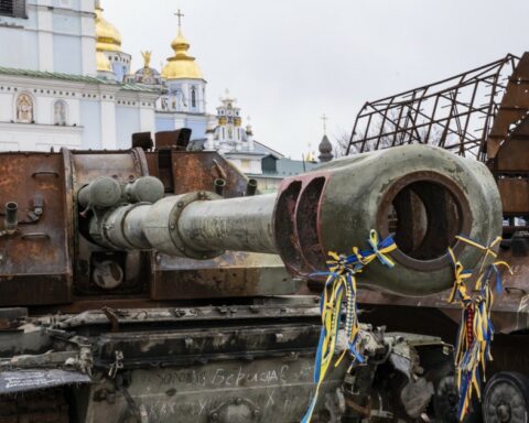 What weapons does Ukraine need to win the war?